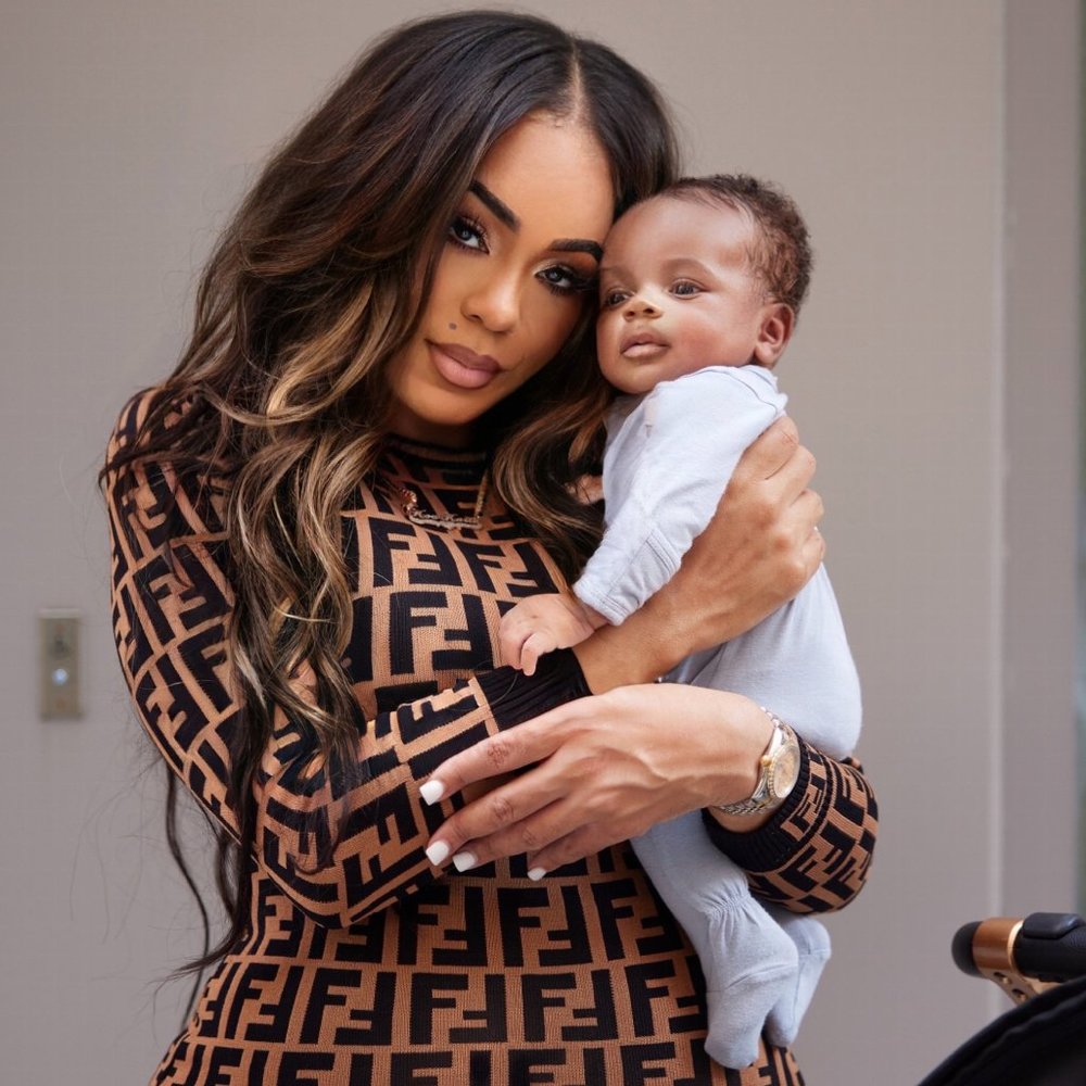 Meet your Posher, Mia